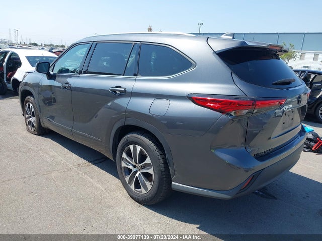 Toyota Highlander Xle 2021 5TDHZRAH4MS515328 Image 3