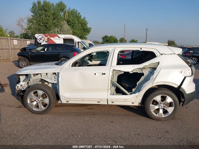 Volvo Xc40 T5 Momentum 2021 YV4162UK1M2600236 Image 14