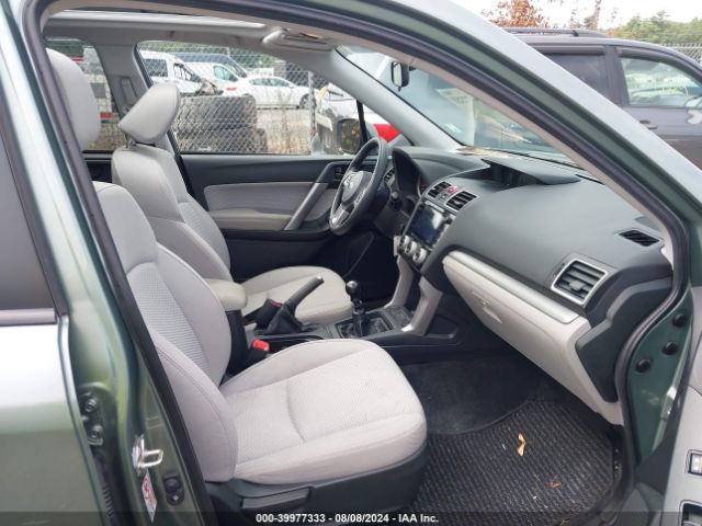 JF2SJAEC0JG614197 Subaru Forester 2.5i Premium