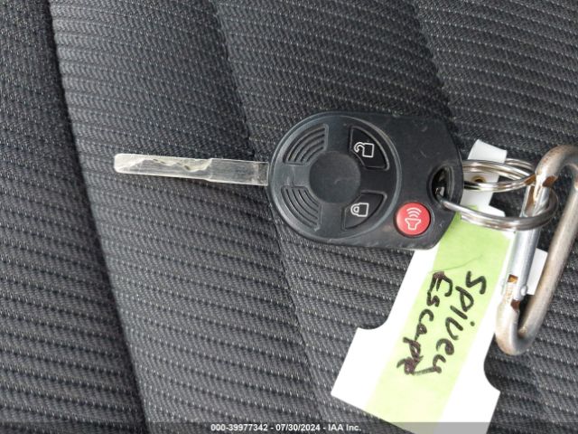 1FMCU9G94GUC81194 Ford ESCAPE SE