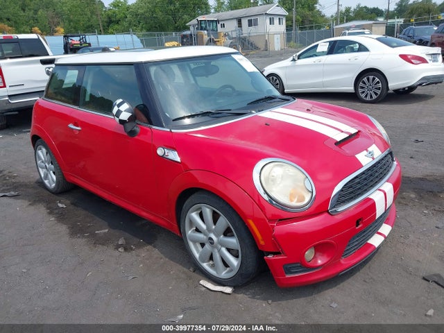 2010 MINI COOPER S WMWMF7C59ATZ34641 Photo 0