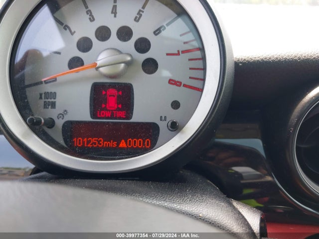 2010 MINI COOPER S WMWMF7C59ATZ34641 Photo 6