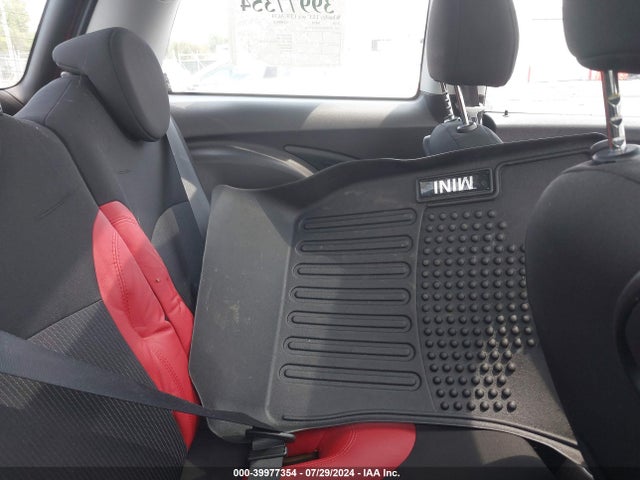 2010 MINI COOPER S WMWMF7C59ATZ34641 Photo 7