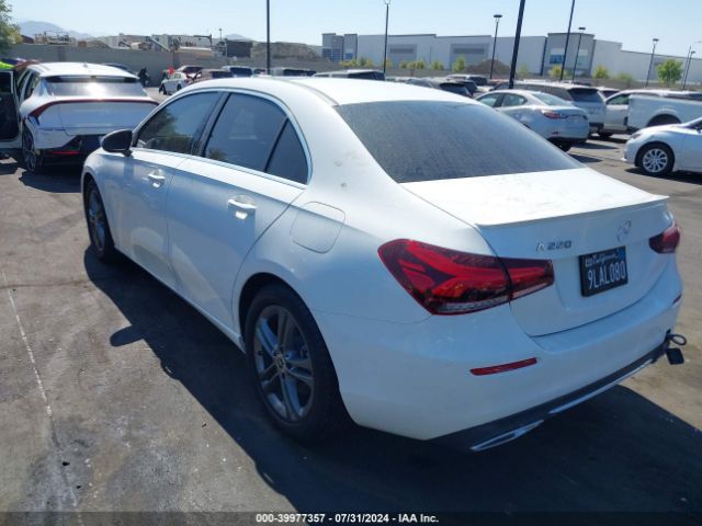 W1K3G4EB6LJ216949 Mercedes-Benz A 220