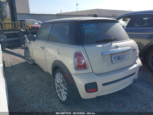 2013 MINI HARDTOP WMWSU3C56DT685452 Photo 2