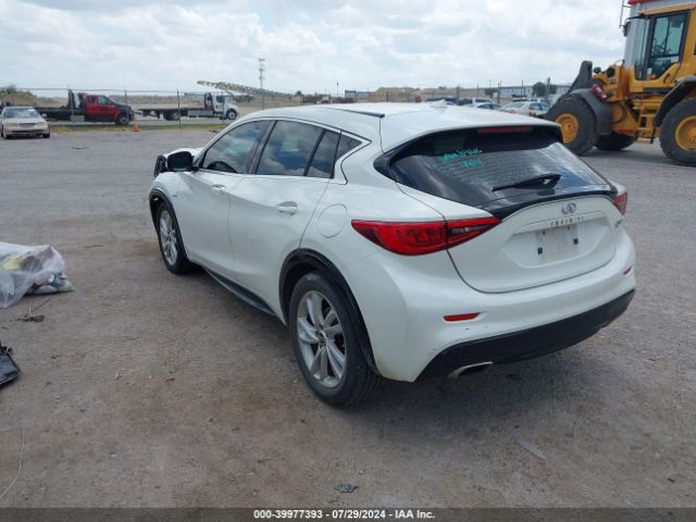SJKCH5CP4HA031010 Infiniti Qx30 Luxury