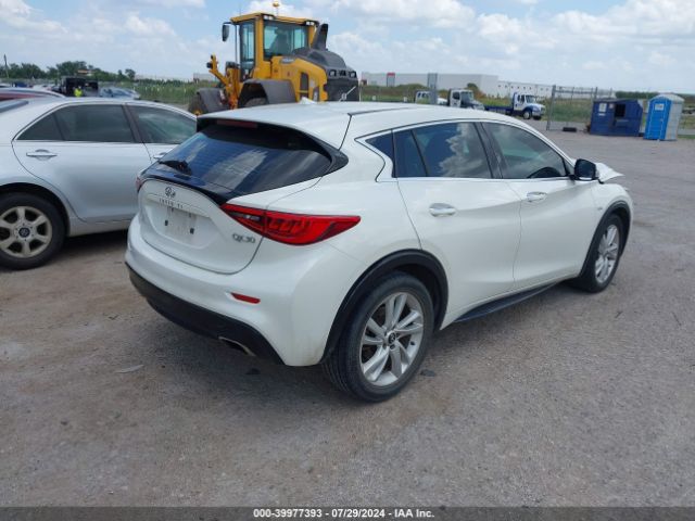 SJKCH5CP4HA031010 Infiniti Qx30 Luxury