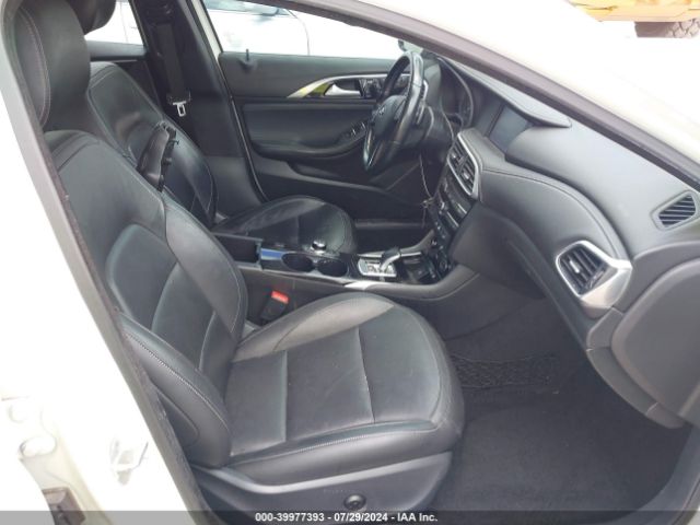 SJKCH5CP4HA031010 Infiniti Qx30 Luxury