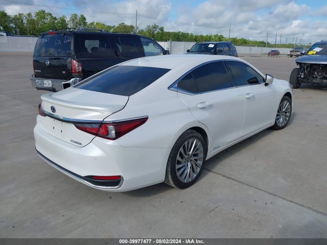 58AE21B13LU011670 Lexus Es 300h Luxury