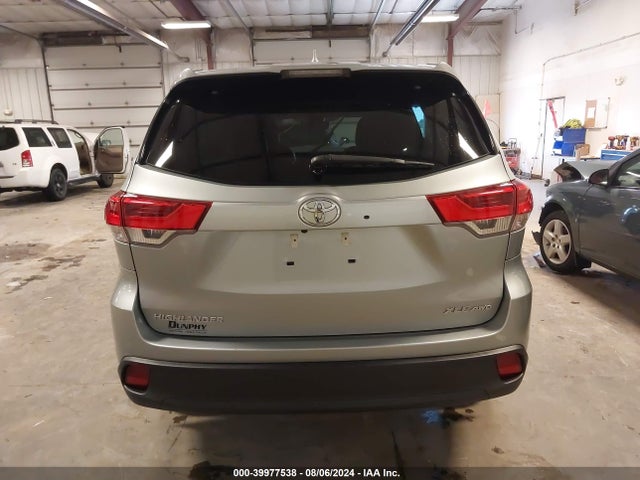 Toyota Highlander Xle 2018 5TDJZRFH8JS561864 Image 17