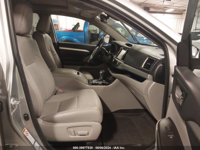 Toyota Highlander Xle 2018 5TDJZRFH8JS561864 Image 5
