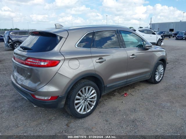 5LMCJ1C9XKUL17492 Lincoln Mkc Standard