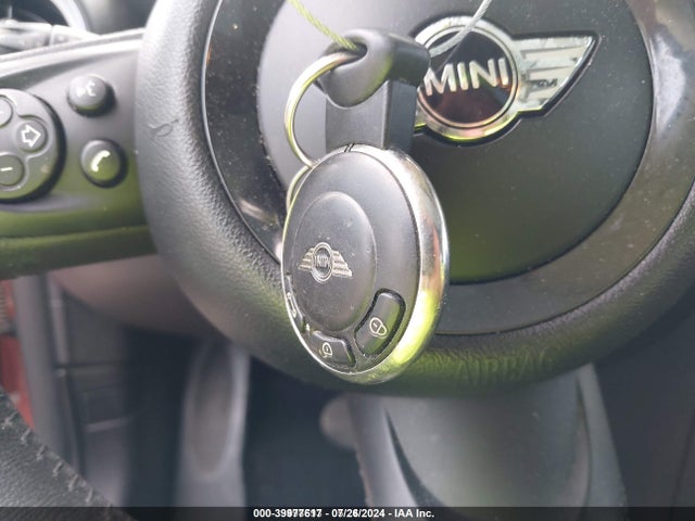 2011 MINI COOPER WMWSU3C50BT252447 Photo 10