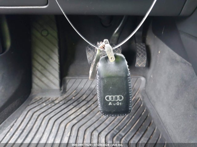 Audi A4 Ultra Premium 2017 WAUGMAF49HN043668 Image 11
