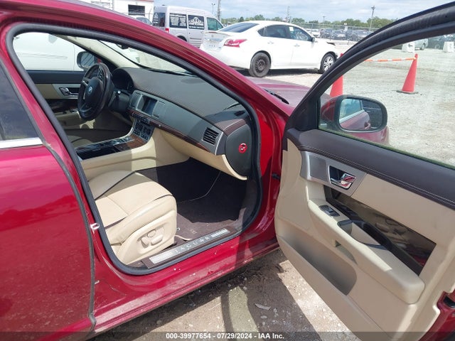 2012 JAGUAR XF SAJWA0HB5CLS52053 Photo 4