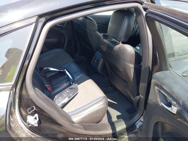 1C3CCCDG6FN615679 Chrysler 200 S