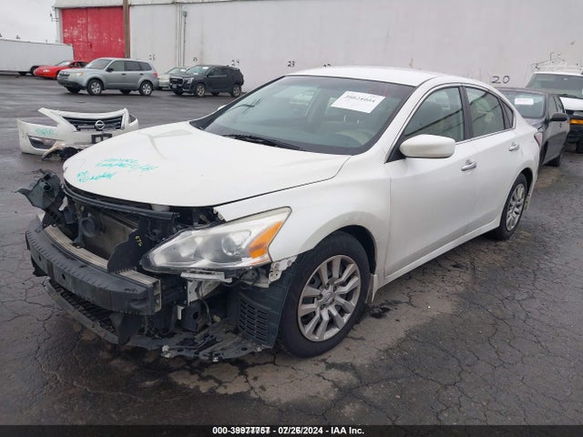 Nissan Altima 2.5 S 2015 1N4AL3AP3FC186400 Image 2