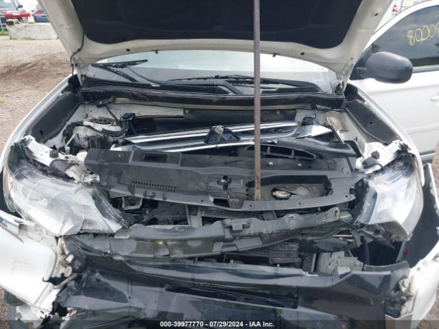 JA4AD2A3XHZ015460 Mitsubishi Outlander Es