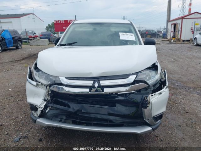 JA4AD2A3XHZ015460 Mitsubishi Outlander Es