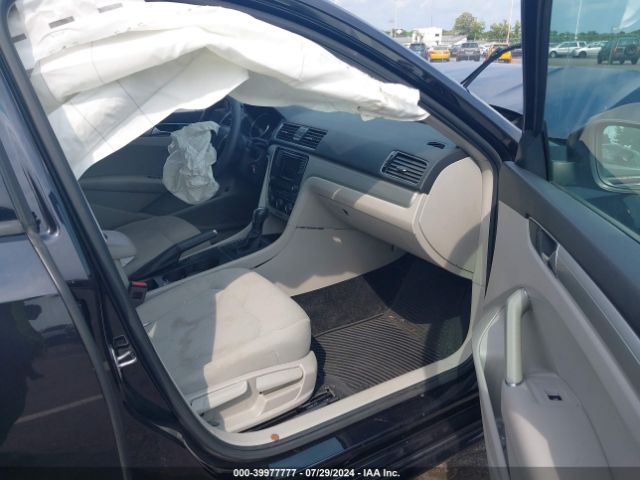 1VWAA7A3XJC041526 Volkswagen Passat 2.0t R-line/2.0t S