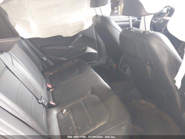 1VWBT7A35GC011129 Volkswagen Passat 1.8t Se