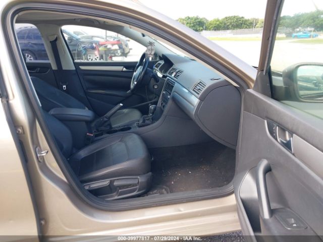 1VWAS7A35FC035959 Volkswagen Passat 1.8t Wolfsburg Edition