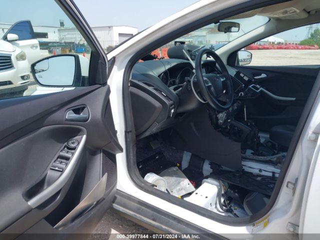 1FADP3K28EL258811 Ford FOCUS SE