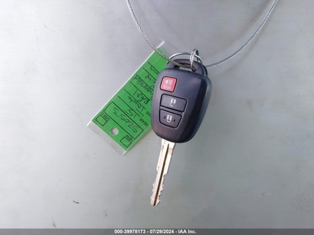 Toyota RAV4 LE 2015 JTMBFREV3FD164134 Image 11