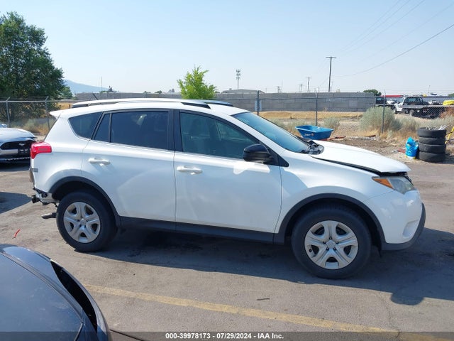 Toyota RAV4 LE 2015 JTMBFREV3FD164134 Image 13