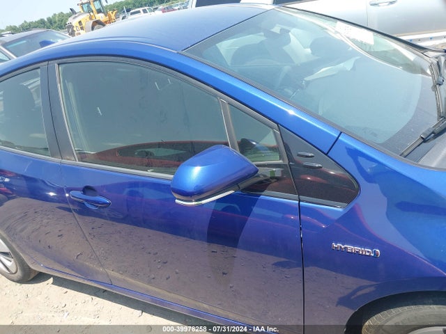 Toyota Prius Two Eco 2016 JTDKARFU7G3521505 Image 13
