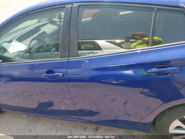Toyota Prius Two Eco 2016 JTDKARFU7G3521505 Image 14