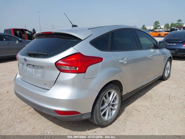 Ford FOCUS SE 2018 1FADP3K26JL240107 Image 4