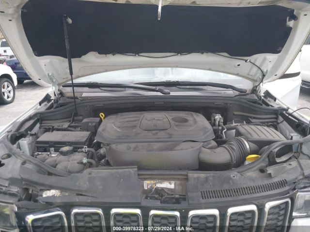 1C4RJEAG2LC365232 Jeep Grand Cherokee Laredo E 4x2
