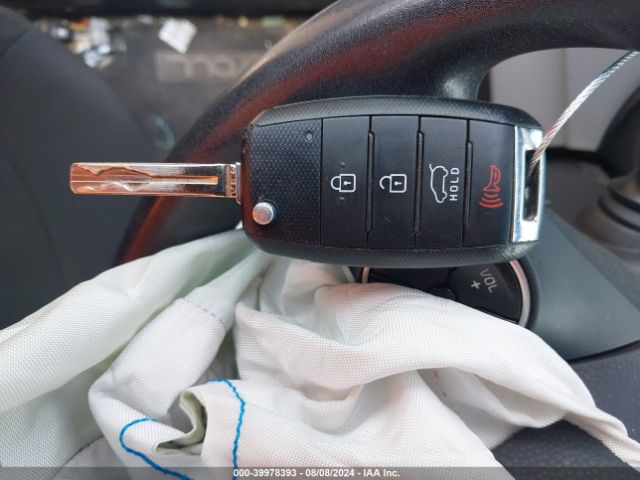 KNDJN2A28F7775695 KIA Soul !