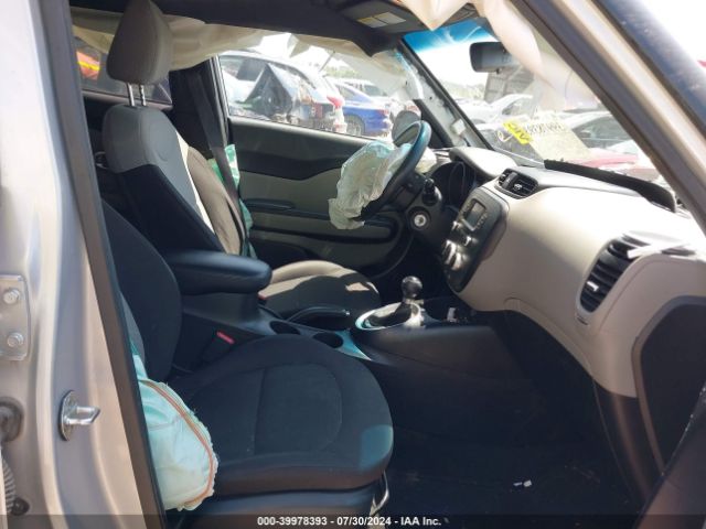 KNDJN2A28F7775695 KIA Soul !