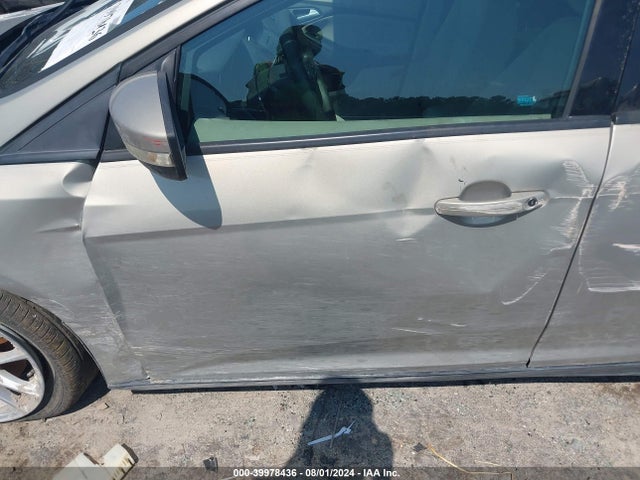 Ford FOCUS SE 2016 1FADP3F29GL355271 Image 14