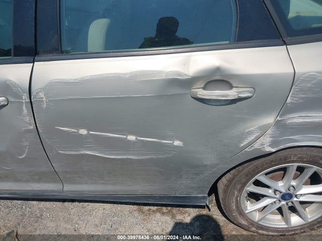 Ford FOCUS SE 2016 1FADP3F29GL355271 Image 15