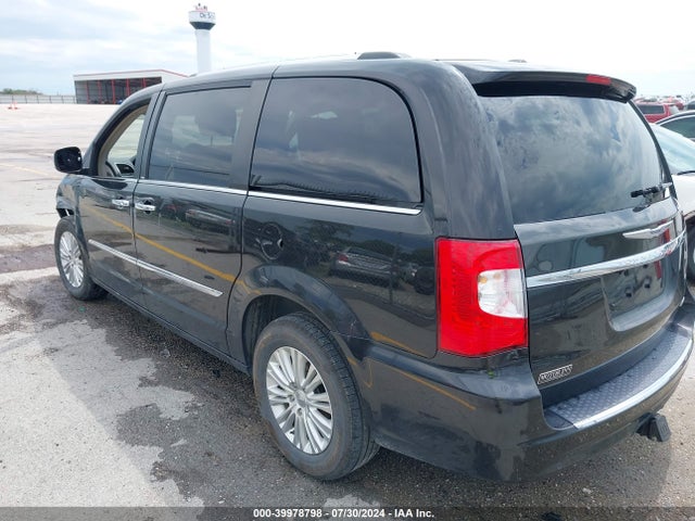 2C4RC1GG8ER307694 Chrysler Town & Country Limited