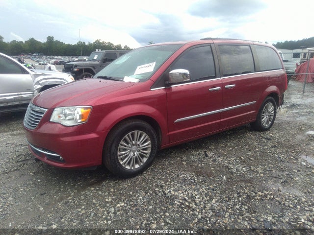 2C4RC1CGXGR127660 Chrysler Town & Country Touring-l Anniversary Edition