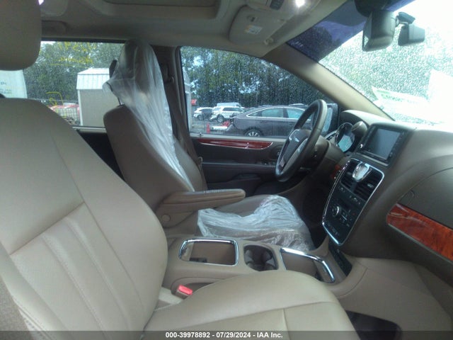 2C4RC1CGXGR127660 Chrysler Town & Country Touring-l Anniversary Edition