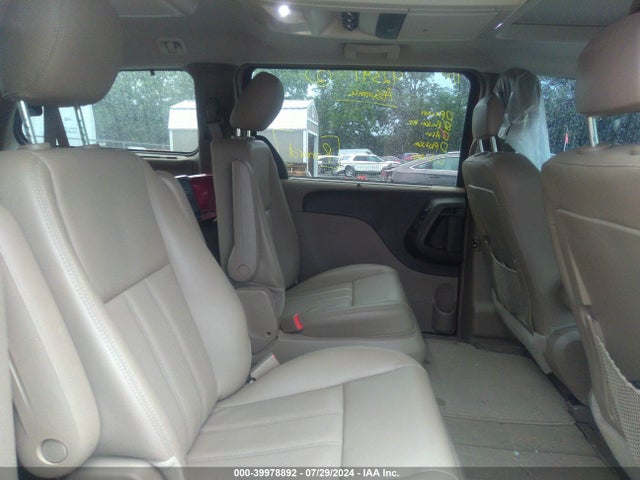 2C4RC1CGXGR127660 Chrysler Town & Country Touring-l Anniversary Edition