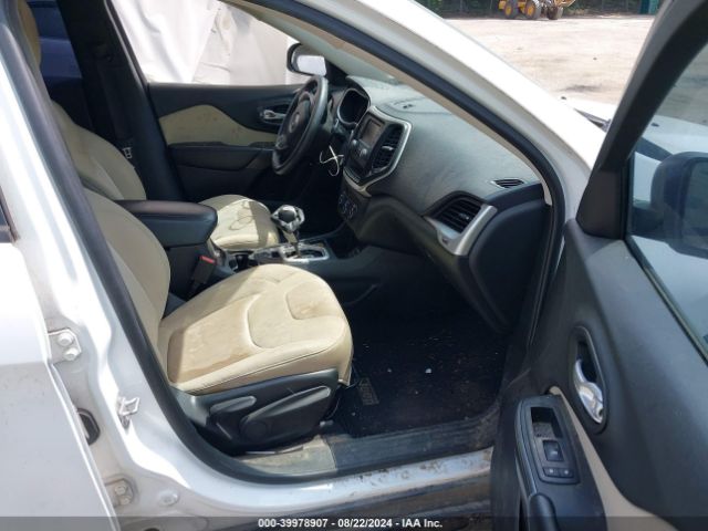 1C4PJLABXFW566492 Jeep Cherokee Sport