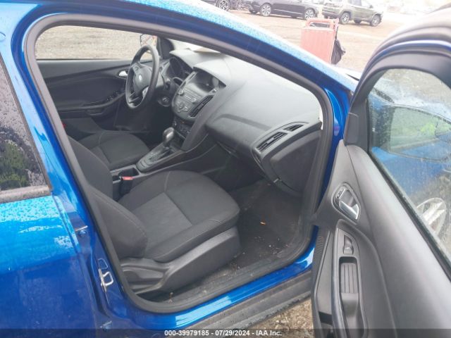 1FADP3K28JL321142 Ford FOCUS SE