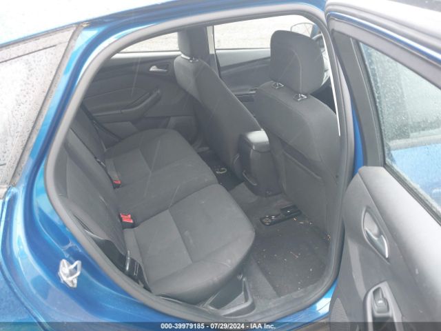 1FADP3K28JL321142 Ford FOCUS SE