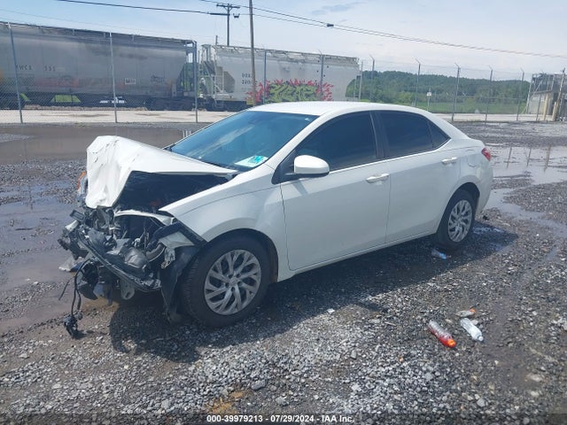 Toyota COROLLA LE 2017 5YFBURHE9HP735157 Image 2