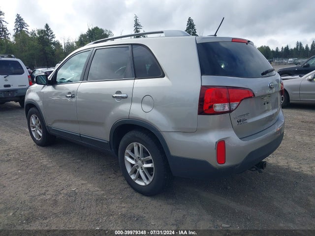 KIA Sorento Lx V6 2015 5XYKTDA75FG646401 Image 3