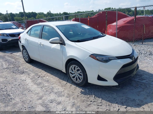 Toyota COROLLA LE 2017 5YFBURHE5HP654088 главное изображение