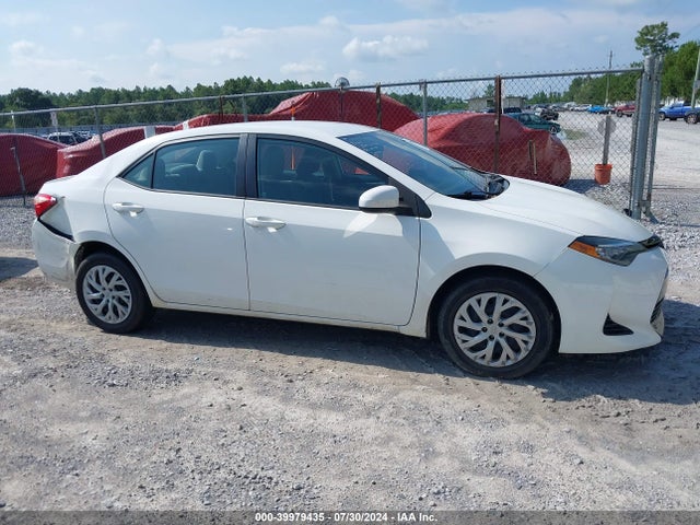 Toyota COROLLA LE 2017 5YFBURHE5HP654088 Image 13