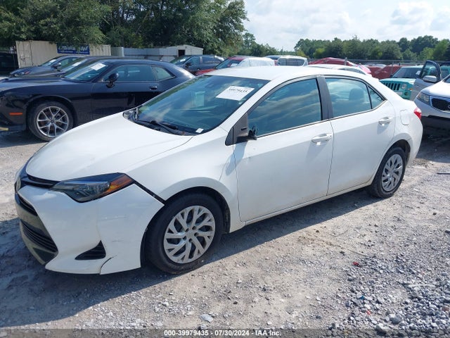 Toyota COROLLA LE 2017 5YFBURHE5HP654088 Image 2