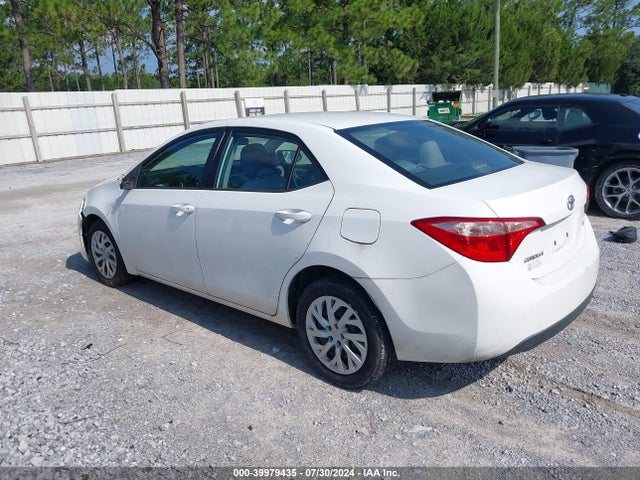 Toyota COROLLA LE 2017 5YFBURHE5HP654088 Image 3